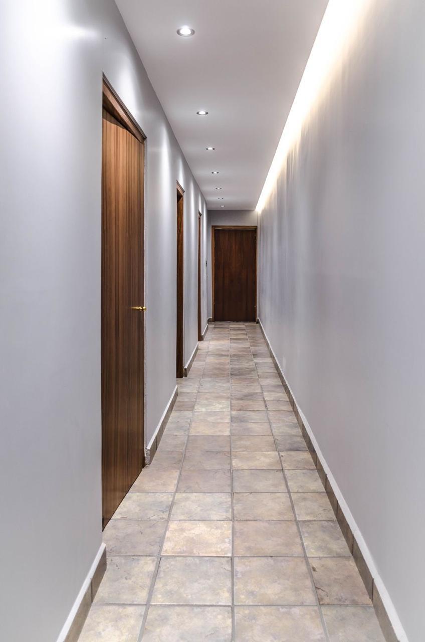 Pasillo interior de la Clínica de Coloproctología