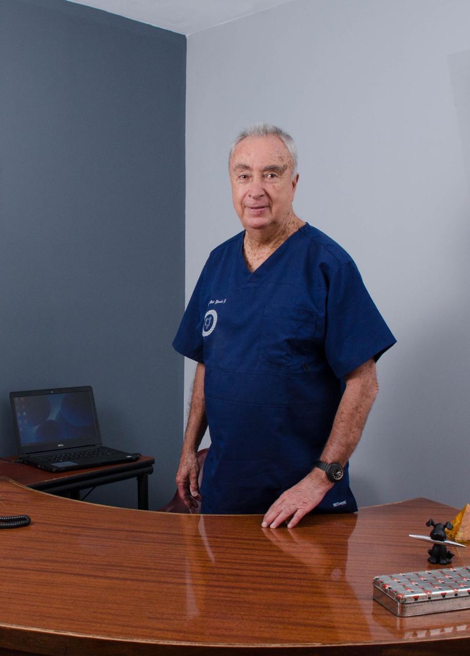 Dr. José Alberto González García